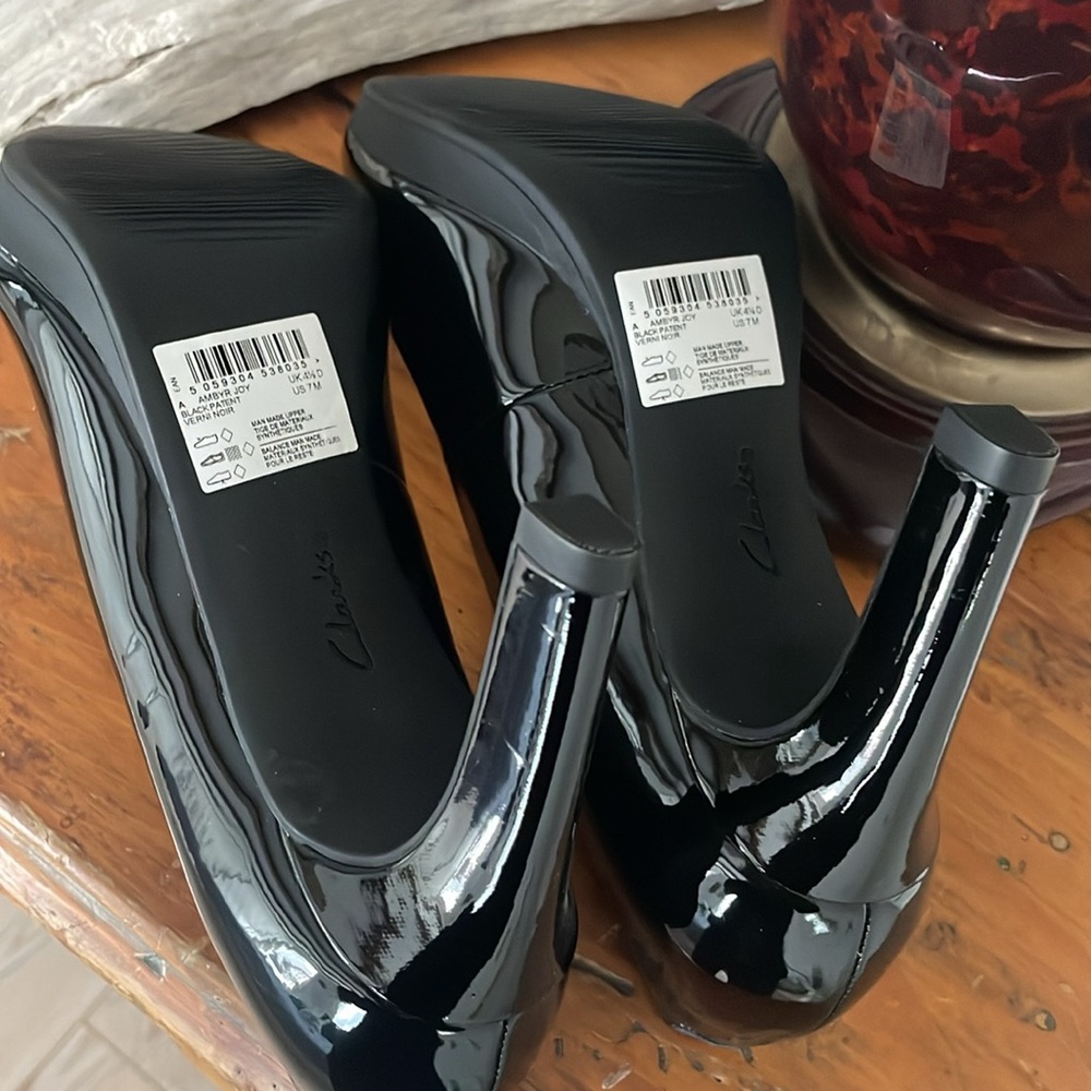 Clarks Glossy Black Heels - Picture 7 of 8